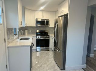 8 Charles Ct FLOOR 1, Lodi, NJ 07644