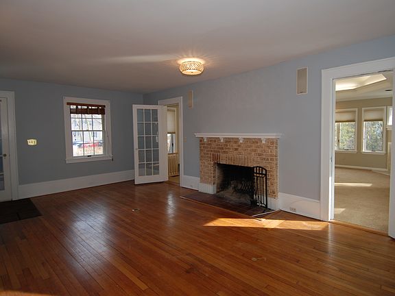3rd image of 226 Larchmont Ave