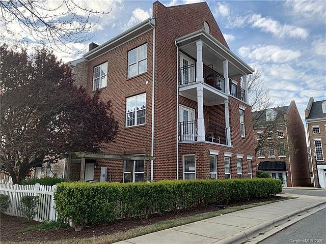 1st image of 137 Marketplace Ave