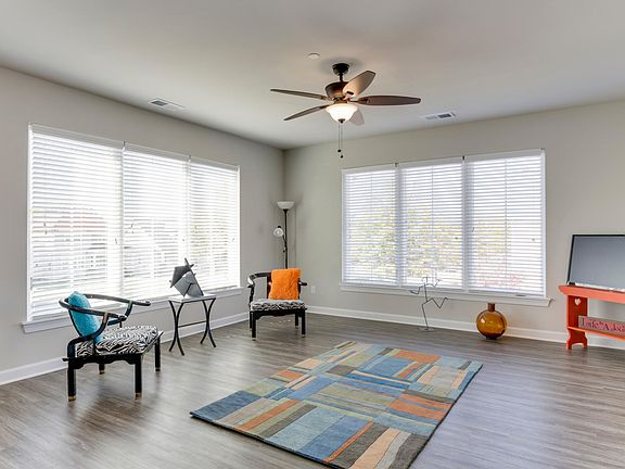 2nd image of 4013 Colley Ave #201
