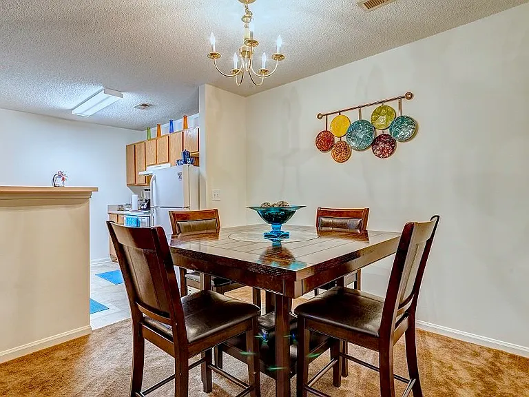 Miller Town Apartments — Photo 4