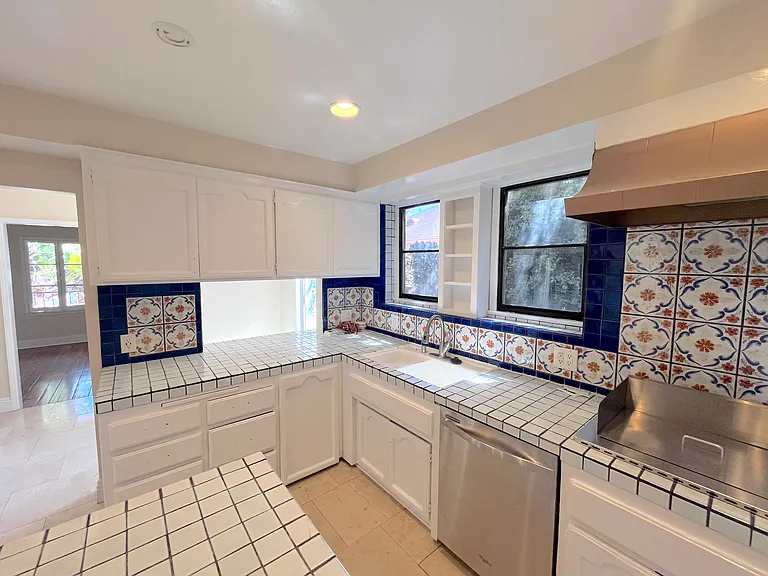 223 S Gale Dr #1/2 — Photo 12