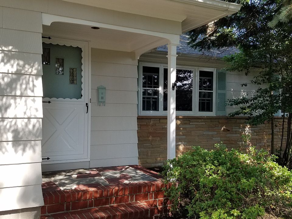 1st image of 145 Cadman Ave