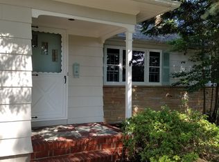 145 Cadman Ave, Babylon, NY 11702