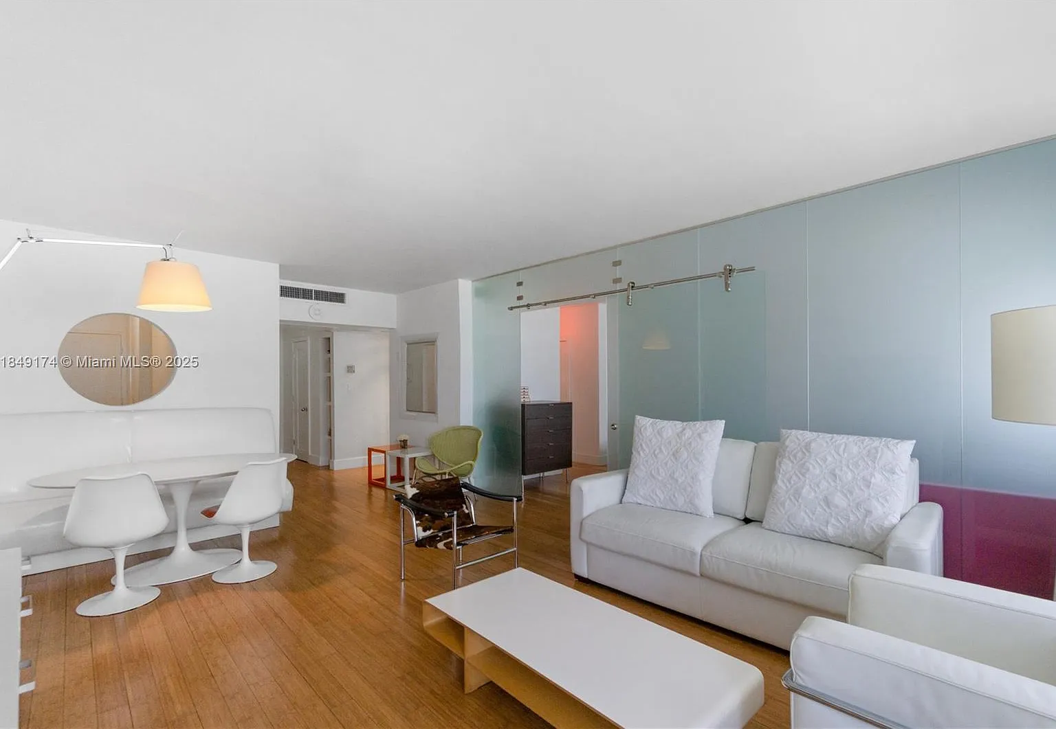 The Decoplage Condo — Photo 1