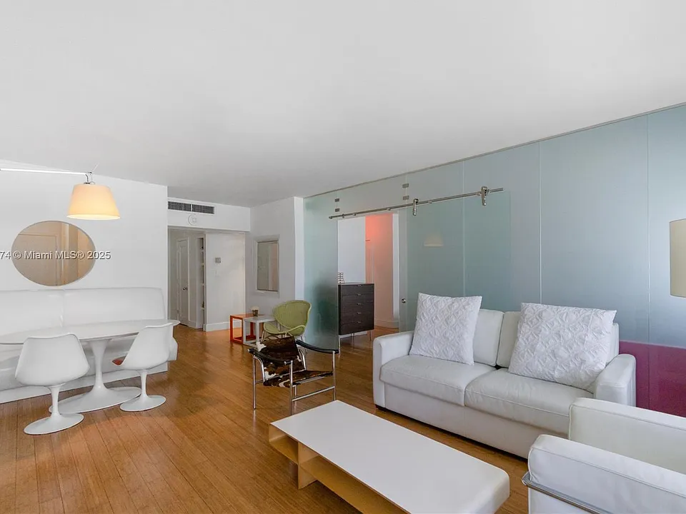 100 Lincoln Rd #923