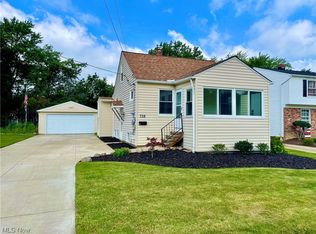 738 Franklin Blvd, Highland Heights, OH