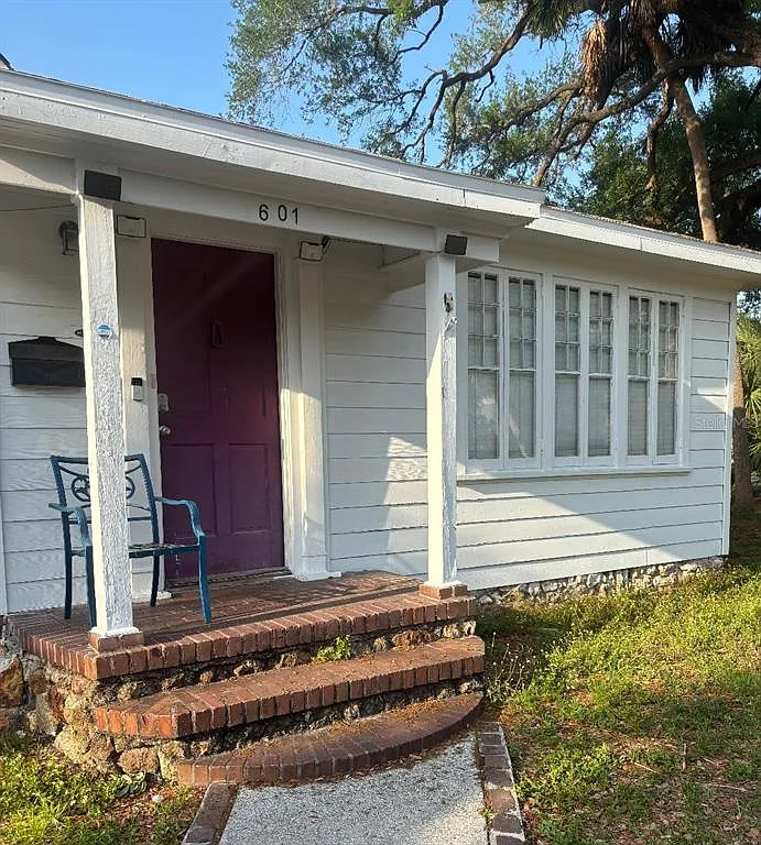 3 bed, 1.0 bath, 1551 sqft, $3,100 — Photo 2