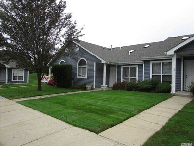 741 Spring Lake Dr, Middle Island, NY, 11953