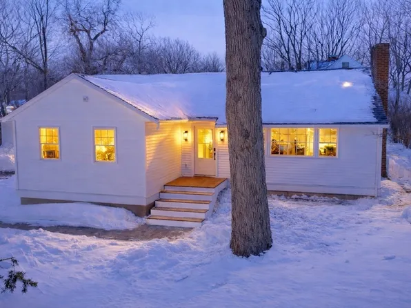 29 Chief Justice Cushing Hwy, Hingham, MA 02043