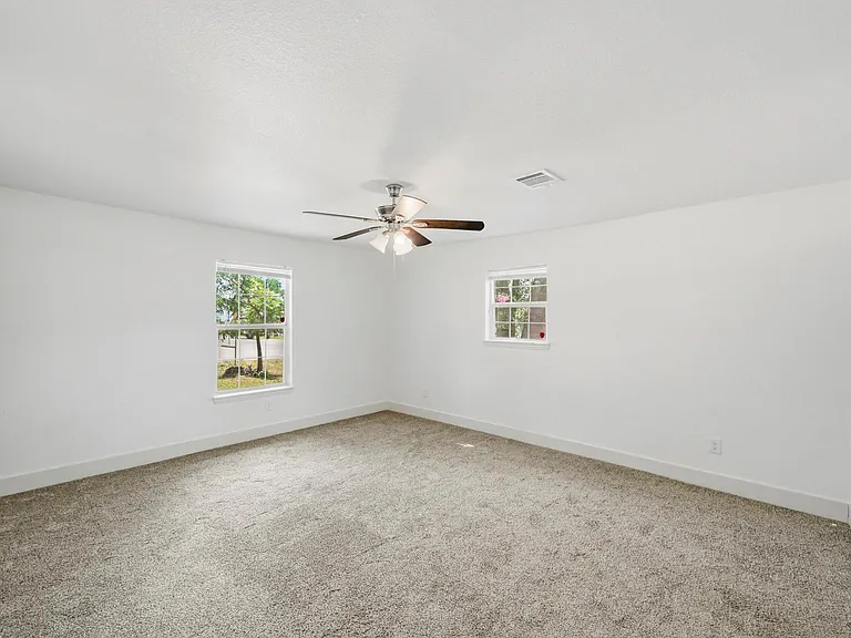 1501 Maiden Ln — Photo 13
