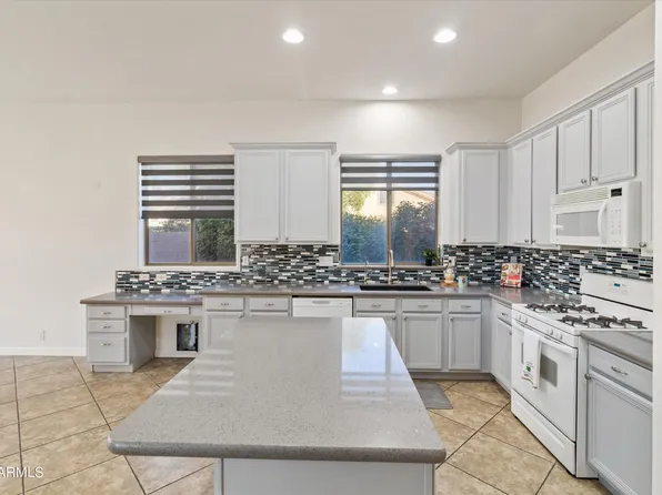2860 E NUNNELEY Road, Gilbert, AZ 85296
