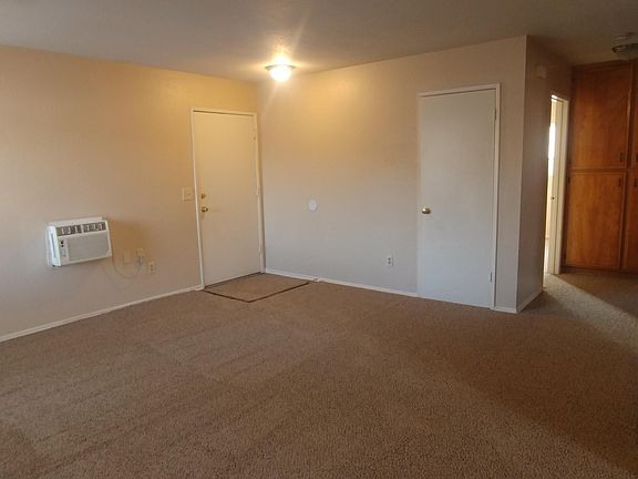 5th image of 407 E E St APT C