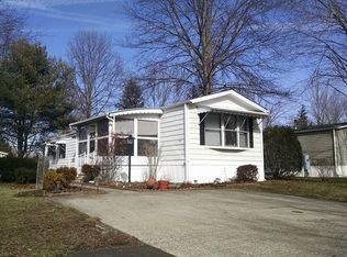 5 Victoria Dr, Cream Ridge, NJ 08514