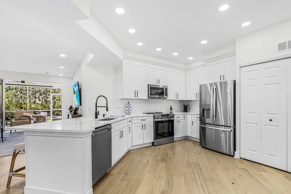 2 bed, 1300 sqft, $3,900 — Photo 1