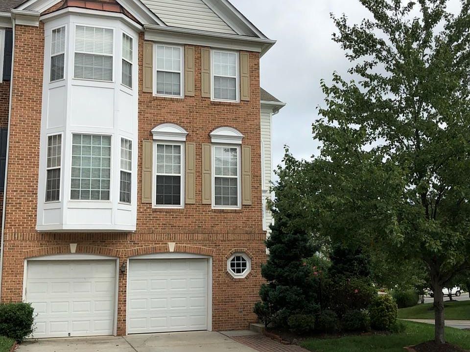 1st image of 45800 Mountain Pine Sq