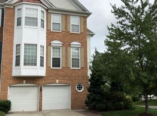 45800 Mountain Pine Sq, Sterling, VA 20166