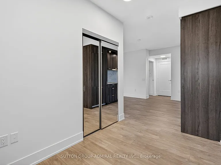 858 Dupont St #534 — Photo 7