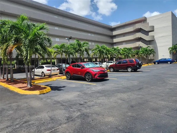 802 NW 87th Ave APT 312, Miami, FL 33172