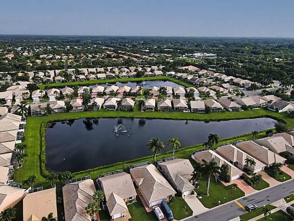 3rd image of 12983 Hampton Lakes Circle