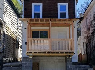 210 N 4th St, Jeannette, PA 15644