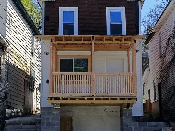 210 N 4th St, Jeannette, PA 15644