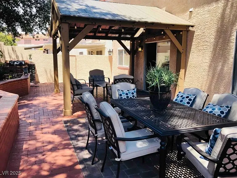 985 Flapjack Dr — Photo 8