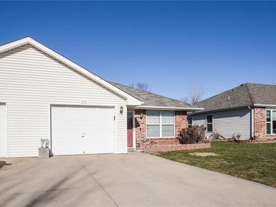 1014 SW Christie Ln, Grain Valley, MO, 64029