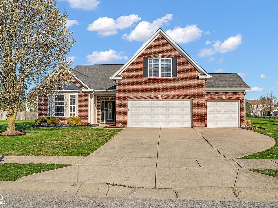 1st image of 9357 Woodslake Dr