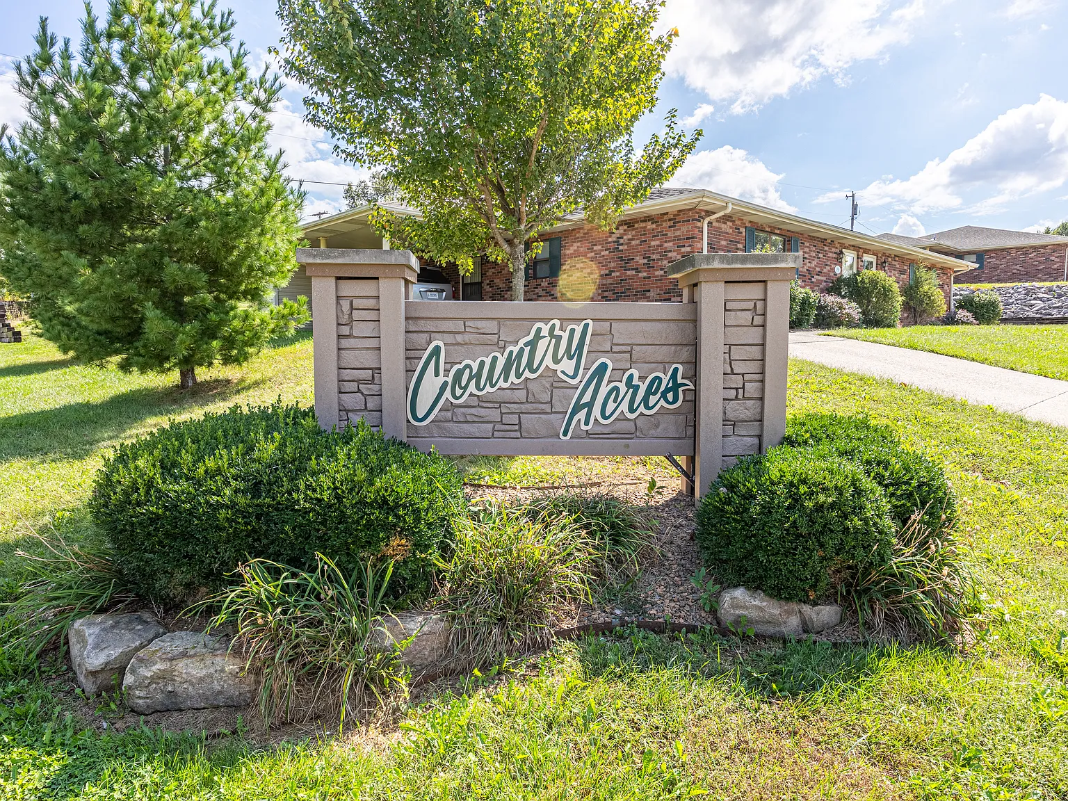 2 bed, 1.5 bath, 1050 sqft, $1,250 — Photo 1