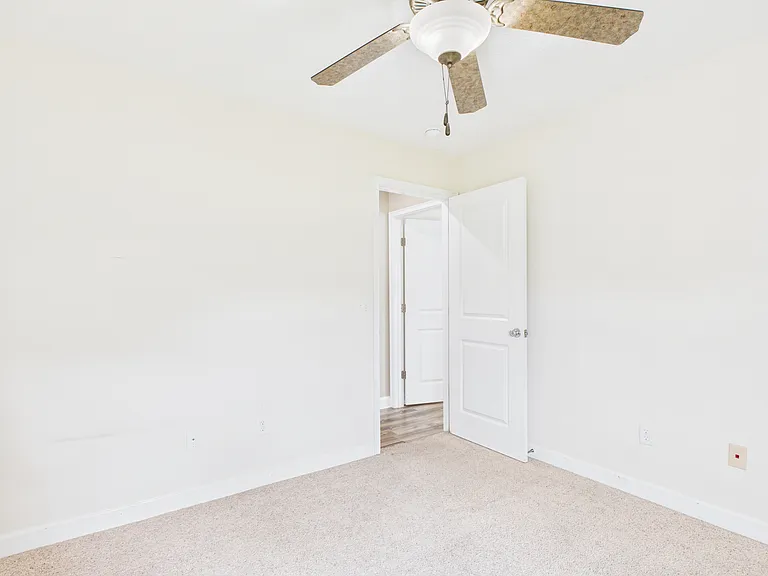129 Grandview Dr — Photo 23