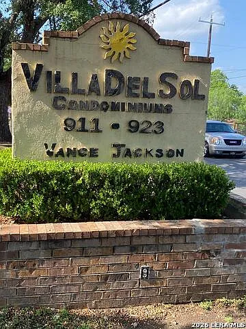 911 Vance Jackson Rd S #S