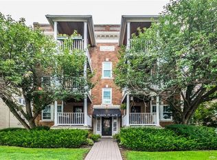 36 Robin Rd APT 306, West Hartford, CT 06119