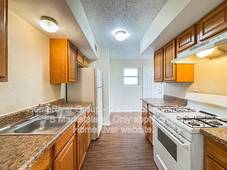4345 Chestnut Dr — Photo 5