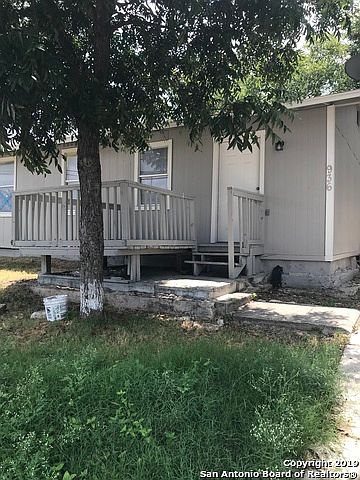 1st image of 936 Thompson Pl