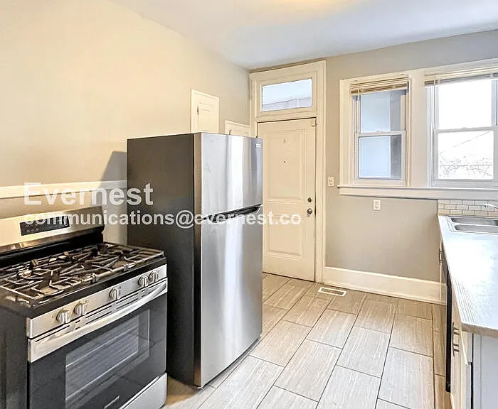 9429 Brush St #1B — Photo 2