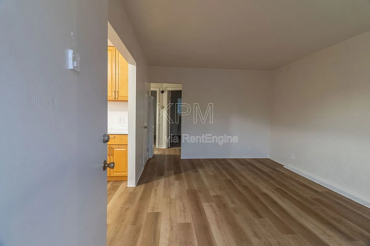 Building Photo - 3814 N California St #6