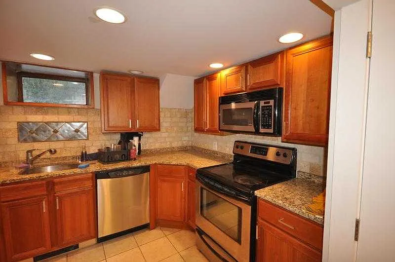 3 bed, $4,400 — Photo 4