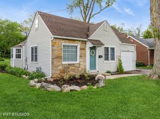 490 W Crystal Lake Ave, Crystal Lake, IL 60014