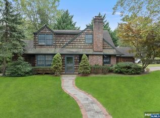 46 Benjamin Rd, Tenafly, NJ 07670