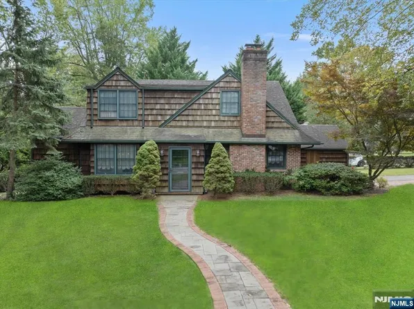 46 Benjamin Rd, Tenafly, NJ 07670