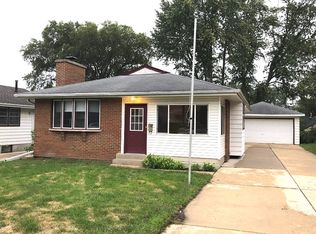 526 Edison Ave, Aurora, IL 60505