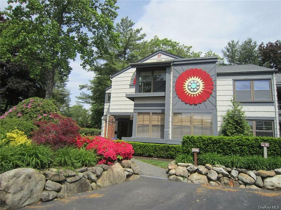 1st image of 212 Treetop Cir
