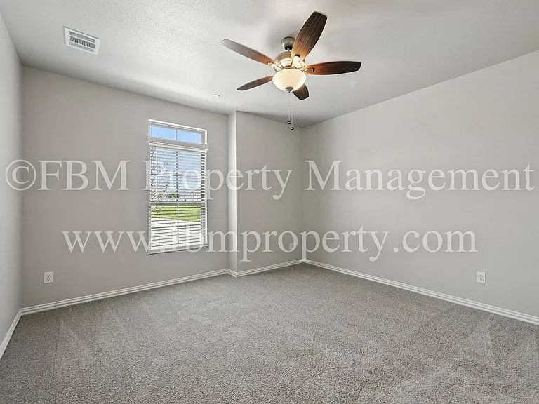 2120 Dena Dr — Photo 3