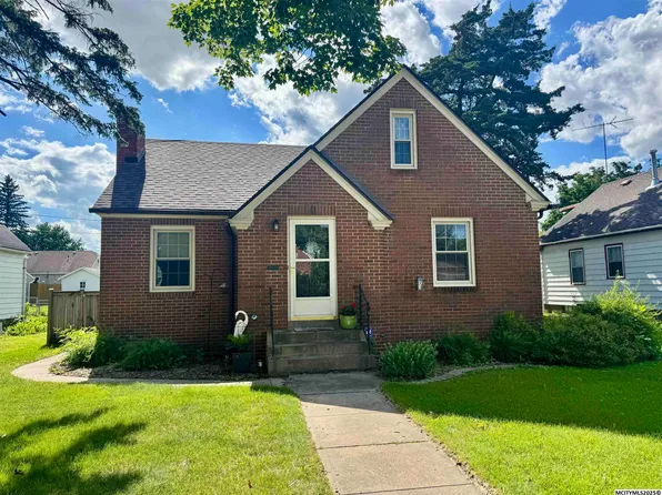 310 S Tennessee Ave, Mason City, IA 50401