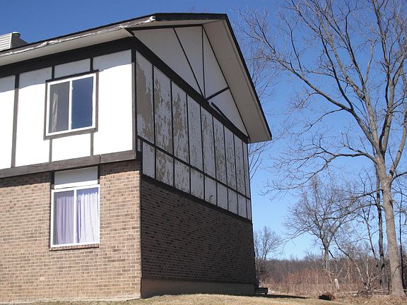 4th image of 1052 Village Dr #1