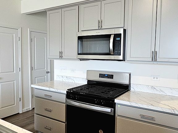3rd image of 2259 Horseshoe Cir
