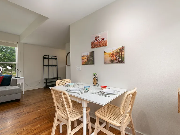 455 N Sherwood St — Photo 11