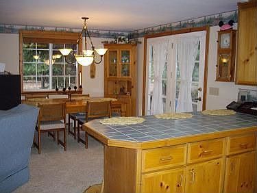 Dining room and kitchen combo