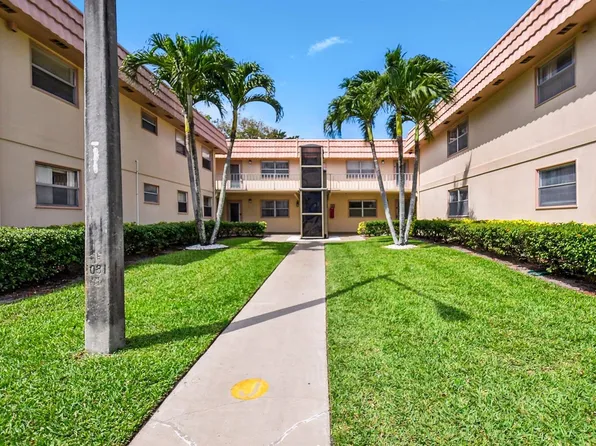 447 Saxony J #J, Delray Beach, FL 33446